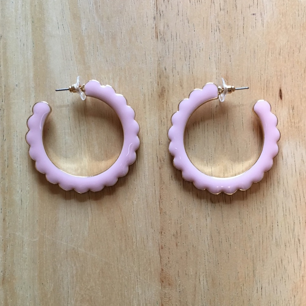 CLEARANCE!💋FINAL PRICE 🎉 Scalloped hoop earrings - Picture 2 of 5